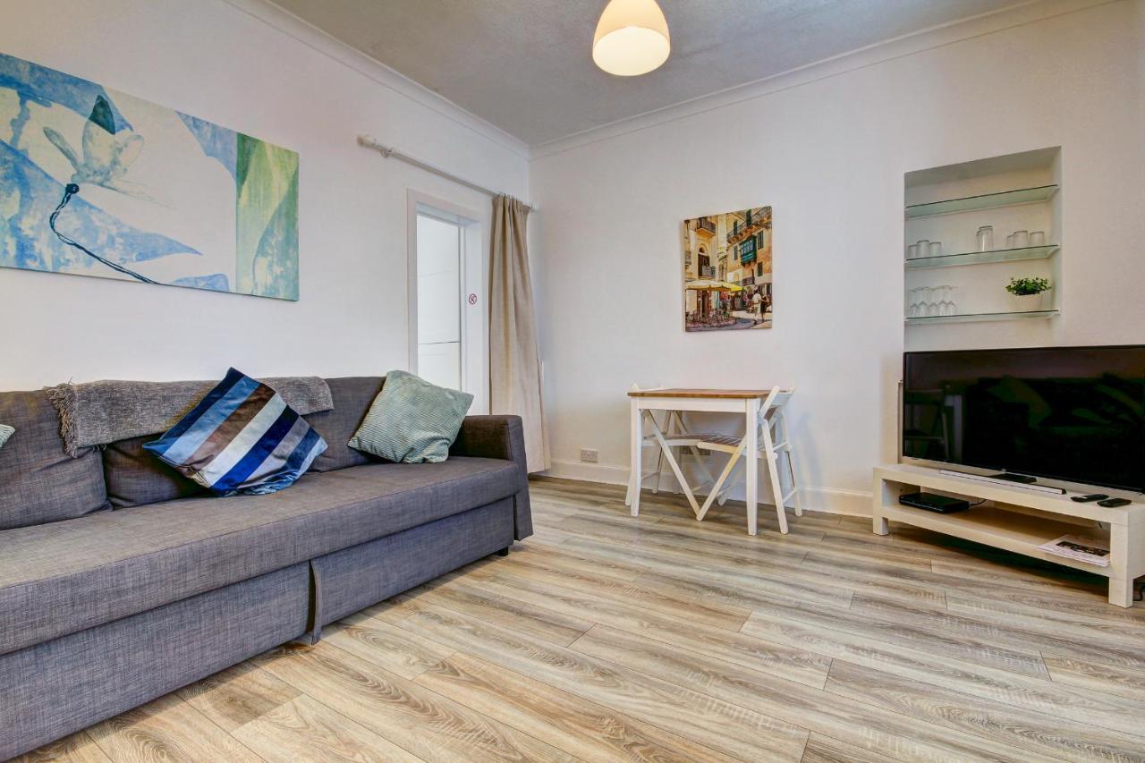 Caerlaverock Road Apartment